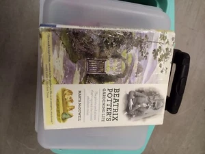 Beatrix Potter's Gardening Life By Marta McDowell- New-HC - Picture 1 of 5
