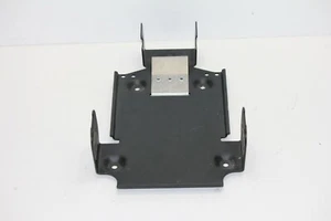Soporte de montaje en bandeja Motorola 1505946X03 para radios móviles MCS2000 de alta potencia - Imagen 1 de 3