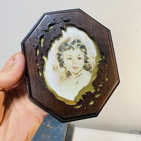 Vintage Picture Frame Faux Wood Resin Metal Matt Young Girl Octagonal 6" T x 5"W Cover