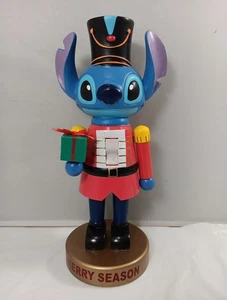 Disney STITCH Weihnachten 2024 11 Zoll NUSSKNACKER aus Holz - Bild 1 von 8
