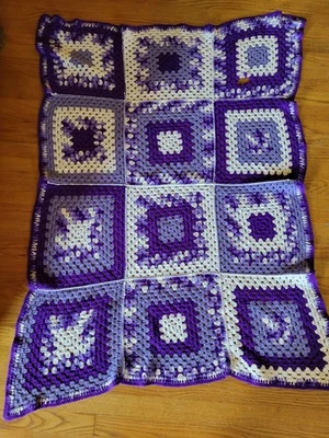 Manta afgana cuadrada vintage hecha a mano abuela púrpura/blanco 37"x51"-defecto Foto 1 de 4