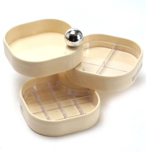 JEWELLERY COSMETICS STORAGE CASE BOX SWIVEL 3 LAYER 360° ROTATING CREAM GIFT UK - Afbeelding 1 van 10