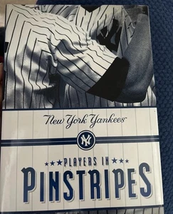 2004 1st Edition New York Yankees Players in Pinstripes Baseball Book - Bild 1 von 4