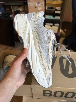 Talla 10.5 - Adidas Yeezy Boost 700 V2 Crema Foto 1 de 4