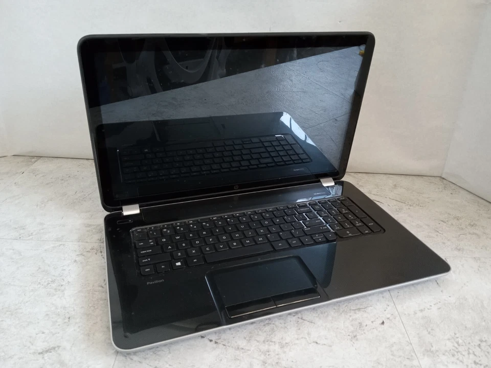 HP Pavilion Touchsmart 17-e155nr 17.3" Táctil AMD A4-5000 4GB RAM - LEER -RR Foto 1 de 4