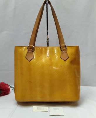 Bolso de Mano Louis Vuitton Houston Amarillo Charol LV Repujado Cierre de Cremallera Foto 1 de 4