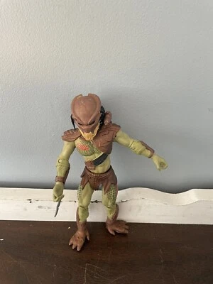 Figura de acción Berserker Predator 2021 7" juguete - exclusiva de Walmart Foto 1 de 4