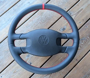 NEU LEDER Lenkrad für VW T4 T3 Volkswagen Transporter Schwarz Rot Streifen - Picture 1 of 16