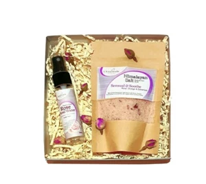 Organic Rose Water Spray & Rose Himalayan Salt Bath Foot Soak Gift Box - Picture 1 of 6