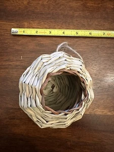 Hanging Hummingbird House Hand-woven Reed Grass Bird Nest Garden Yard Decor - Picture 1 of 3