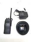 MOTOROLA HT750 136-174 MHz VHF 16ch TWO WAY RADIO AAH25KDC9AA3AN w Charger