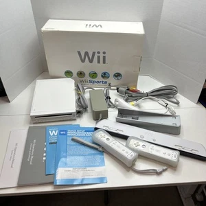Nintendo RVL-101 Wii Konsole - Weiß fast vollständig originalverpackt OHNE SPIEL - Bild 1 von 8