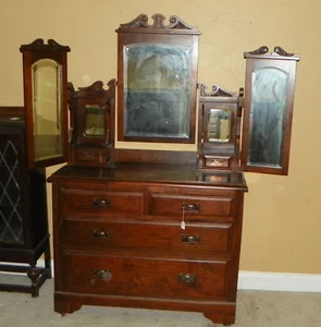 Mahogany 5 Mirror Dresser - Picture 1 of 4