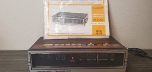 Vintage Realistic 12-1536 Chronodale 229 Digital Alarm Clock AMFM Radio w/manual - Picture 1 of 11