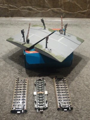 Märklin     7292    (Spur H0)    Bahnübergang mit Halbschranke + OVP - Bild 1 von 4