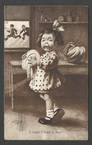 FECHADO 1908 PPC VINTAGE DESEARÍA SER UN NIÑO NIÑA SECANDO PLATOS MIENTRAS LOS NIÑOS JUEGAN - Imagen 1 de 1