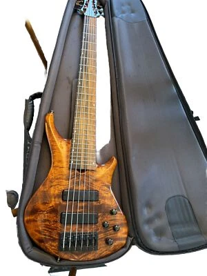 Roscoe Skb3006 Flame Maple Top & Mahogany body - Изображение 1 из 4