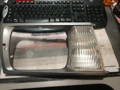 Bisel de faro derecho Saab 900 usado con luz de circulación 8593261 1983 a 1986 Foto 1 de 4