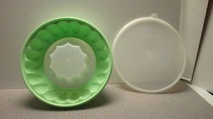 Juego de moldes de gelatina Tupperware de 3 piezas verde jadita 1201-9, 1203-3, 1202-5 - Imagen 1 de 9