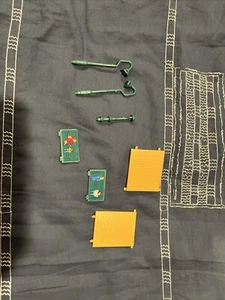 Thomas & Friends Gold Rail Ffarquhar Station Replacement Parts - Picture 1 of 4