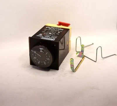 NEW CROUZET OCTAL TIMER 3-RANGE 115V-60HZ 88.226.510 FREE SHIP - Image 1 of 4