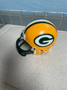 Green Bay Packers Riddell Mini Replica NFL Football Throwback Helm 3 5/8" - Bild 1 von 4