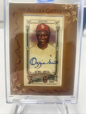 Mini auto con marco Topps Allen & Ginter Ozzie Smith 2025 #MA-OS Foto 1 de 2