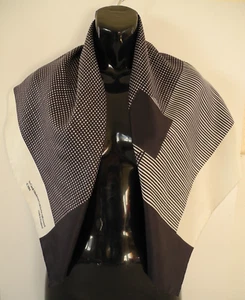 CAROLE MACKENZIE GALE DARK NAVY & WHITE ALL SILK SQUARE SCARF APP. 86x86cm - Picture 1 of 6