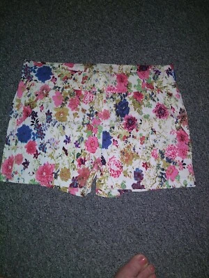 Womens Boohoo Floral Stretch Woven Pink Shorts. XXL. Brand new with tags. - Image 1 of 4