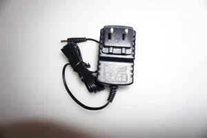 M050100W999 Adattatore di Alimentazione Adattatore AC 5V 1000mA - Foto 1 di 2