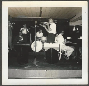 MÚSICA Banda de Jazz Club Práctica Trompeta Piano Trombón Batería Instantánea Original - Imagen 1 de 1