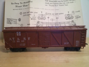VINTAGE VARNEY #128905 HO SCALE SANTA FE BOX CAR WITH ORIGINAL PAPERWORK - Picture 1 of 6