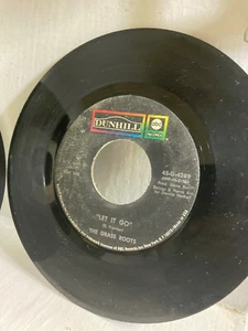 45 RPM 7" Record The Grass Roots Two Divided By Love & Let It Go 45-D-4289 VG+ - Picture 1 of 1