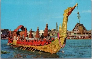 Postal vintage de los años 50 de BANGKOK, Tailandia "La barcaza real" cromada *arrugada - Imagen 1 de 2