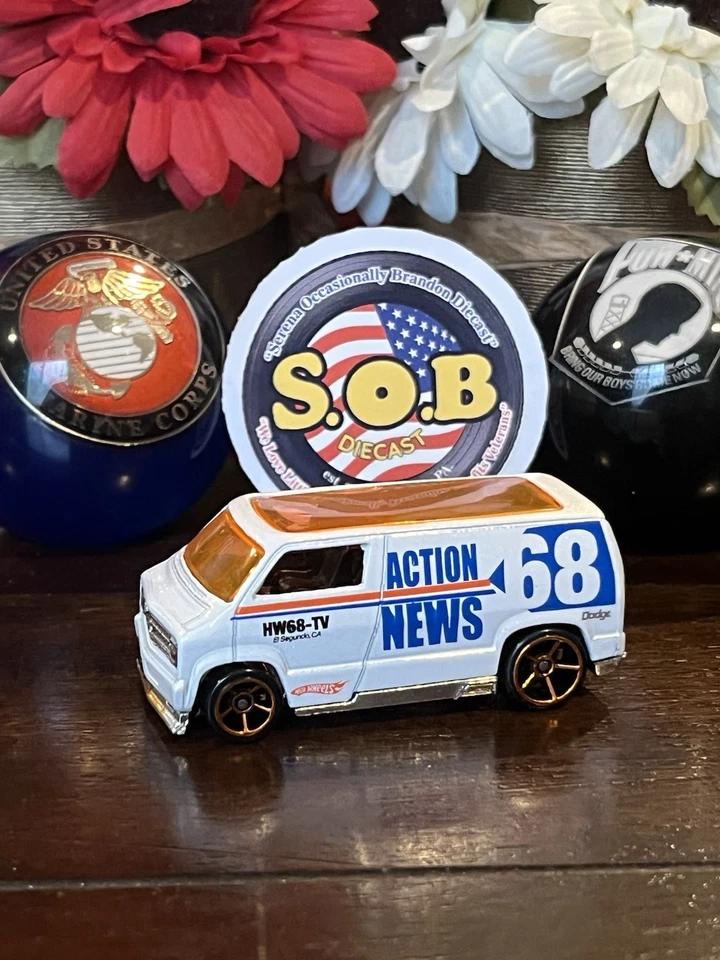 Hot Wheels 1977 Dodge Custom 68 News Van 1:64 White Diecast USED NM Condition - Image 1 of 4