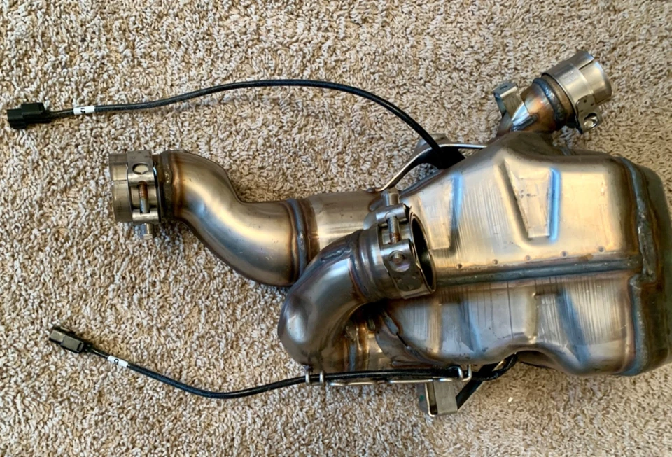 DUCATI MULTISTRADA V4 RS EXHAUST PRE SILENCER MID PIPE 57316011A NEVER USED. - Image 1 of 4