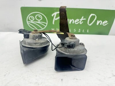 OEM 2005-2013 Ford Mustang Horn High & Low Tone W Bracket - Image 1 of 4