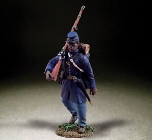 BRITAINS CIVIL WAR UNION 31086 UNION U.S.C.T. COLORED TROOPER MARCHING WITH RIFL