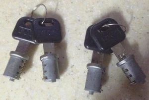 *NEW* 2 SETS FIC REPLACEMENT DUAL CYLINDERS WITH KEYS CW 429 RV LOCK MOTERHOME - Picture 1 of 2