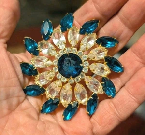  Aqua Blue Clear Flower brooch vintage - Picture 1 of 3