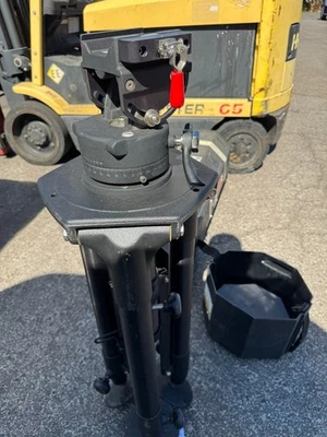 Quick Set Gibraltar 4-63120-BLKA 4-52926-BLK Heavy Duty Tripod and Head Case RFK - Image 1 of 4