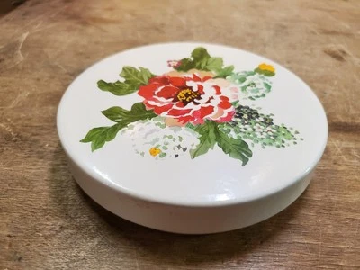 SOLO TAPA The Pioneer Woman para bote de jardín rural de 5-3/8 pulgadas de diámetro Foto 1 de 2