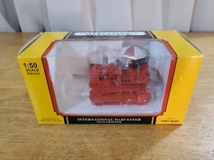 1/50 Diecast - International Harvester TD-15 Crawler w/ Umbrella - First Gear - Picture 1 of 12