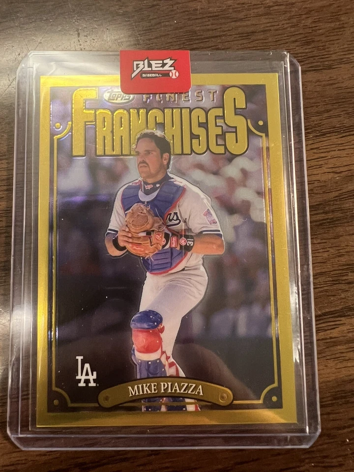 MIKE PIAZZA 2023 FINEST 1996 FLASHBACKS ULTRA RARE GOLD SP DODGERS #196 - Image 1 of 2