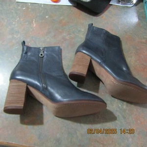 Filippo Raphael Ladies Dark Blue Boots NEW Size 8 Almond Shape - Imagen 1 de 10