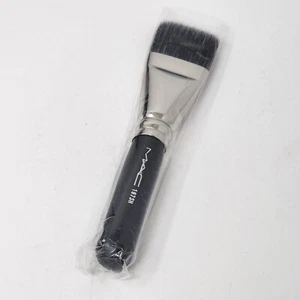 MAC 197SH Short Handle Duo Fiber Square Brush Natural Hair - Picture 1 of 4