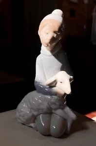 Lladro Figurine 4676 Shepherd with Lamb, 6" Boy with Sheep Glossy New w/o Box - Picture 1 of 4