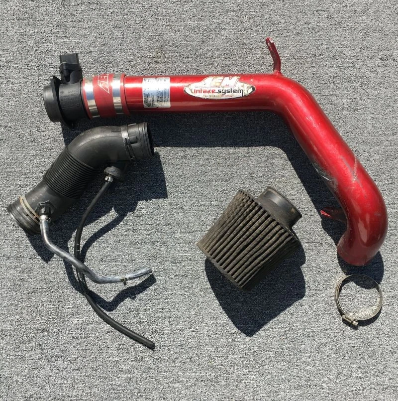 Toma de aire frío AEM Volkswagen Golf/Jetta MK4 2,0 L (1999-2005) Foto 1 de 4