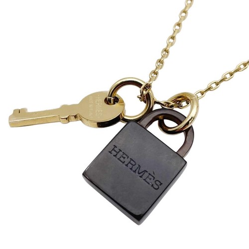 HERMÈS Collana amuleto Hermes ottima usata marrone 4 pollici senza scatola originale