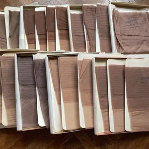 Vintage Thigh High Nylon Stockings Sz 9, 20 Pair Backseam New Old Stock Seamed - Picture 1 of 7